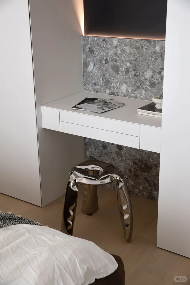Dressing Table Atmosphere space case